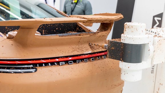 Porsche Exclusive Manufaktur zdokonaluje linie nové generace 911 