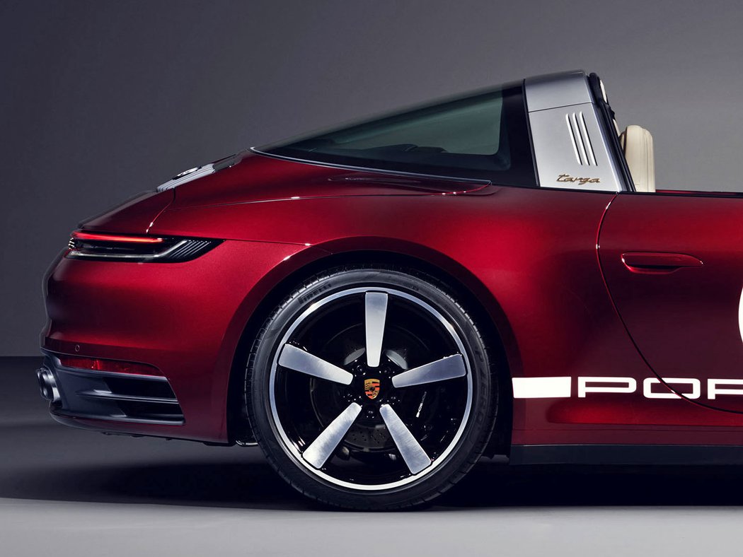 Porsche 911 Targa 4S Heritage Design Edition