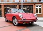 Vzácná 911 S Targa 40 let chátrala v garáži. Podívejte se, jak ji v Porsche dali do kupy