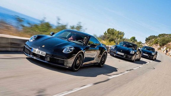 Porsche už láká na příchod nové 911 Turbo. Jaký dostane motor?