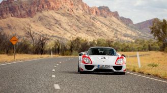 Porsche 918 Spyder a 350 km/h na veřejné silnici. Legálně