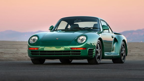 Totálně zelený restomod Porsche 959 se vydražil za 66 milionů