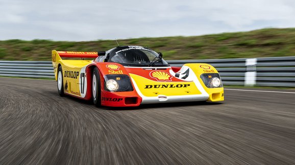 Porsche vzkřísilo Stuckovu závodní 962 v barvách Shellu