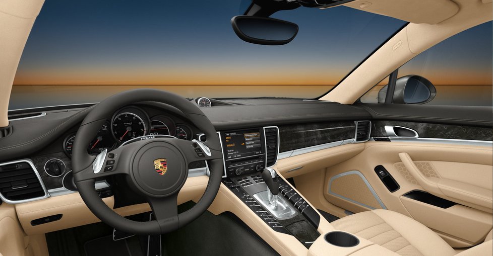 Luxusní interiér je v Porsche Panamera Turbo S samozřejmostí.