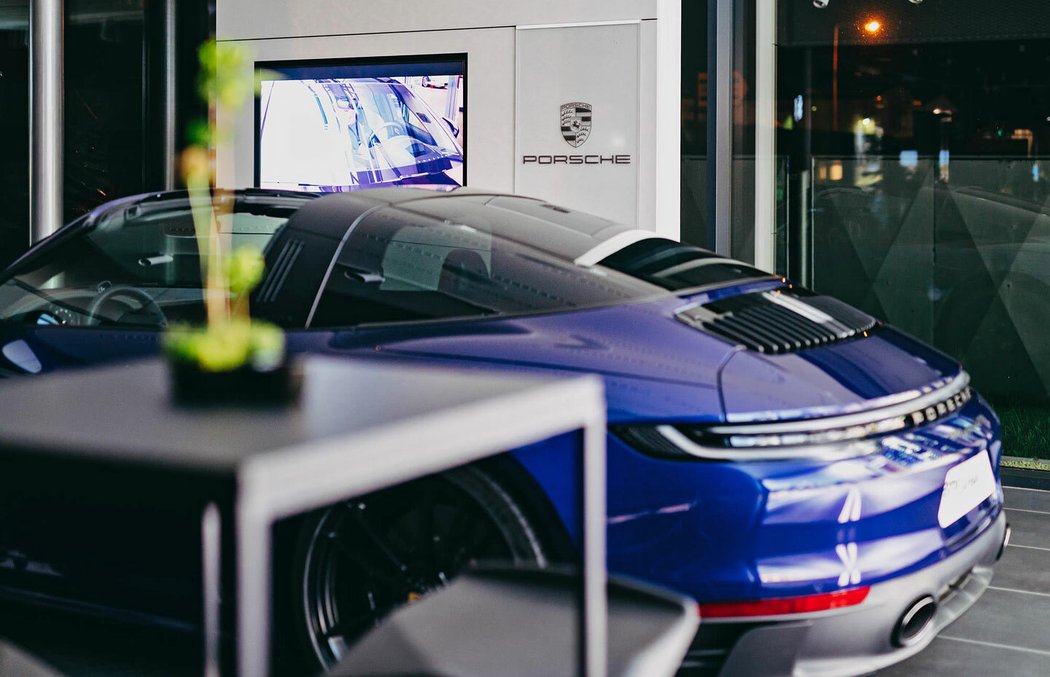 Porsche v Brně otevřelo nové moderní centrum