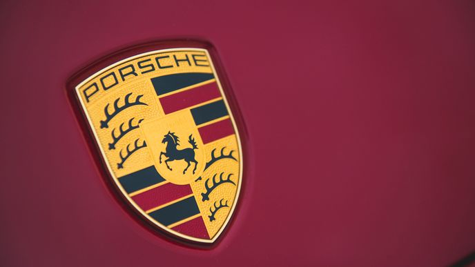 Německý výrobce sportovních vozů Porsche se chystá zrušit další více než 4000 pracovních míst. Německý výrobce sportovních vozů Porsche se chystá zrušit další více než 4000 pracovních míst.