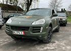 Velitel ukrajinské armády dostal Porsche Cayenne. Má úpravy pro použití v boji