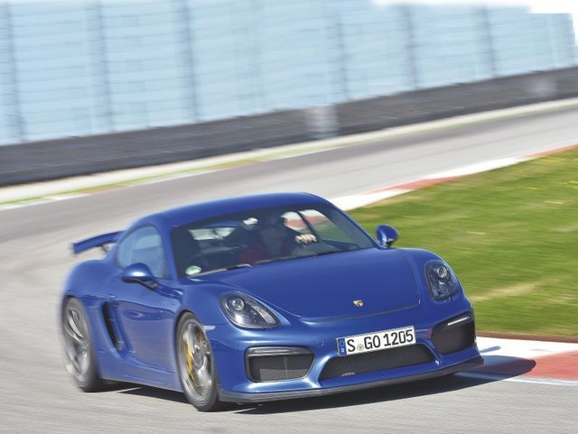 Za volantem: Porsche Cayman GT4