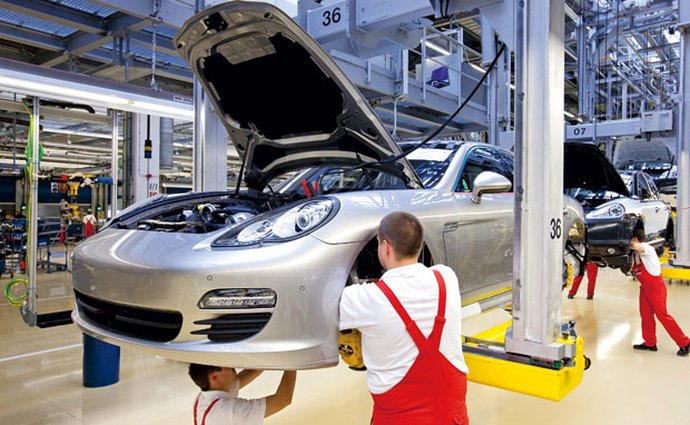 Porsche omezí v příštím roce výrobu v Zuffenhausenu