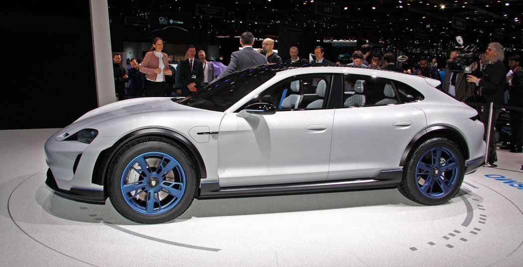 Porsche Mission E Cross Turismo