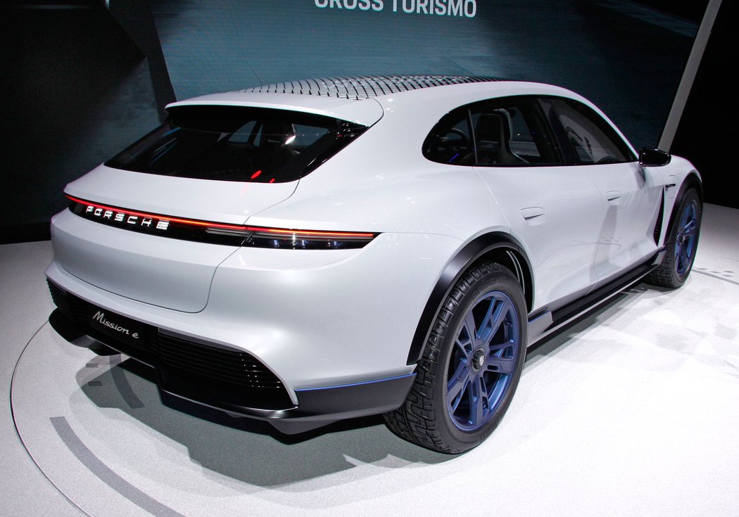 _poPorsche Mission E Cross Turismorsche_mission_e_cross_turismo_44