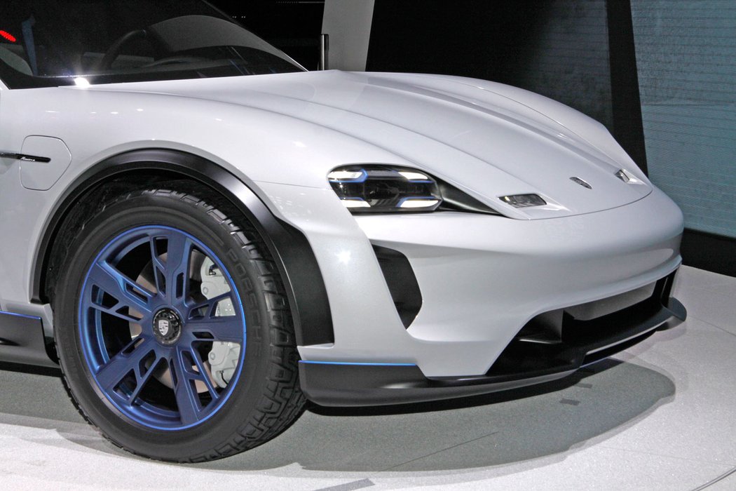 Porsche Mission E Cross Turismo