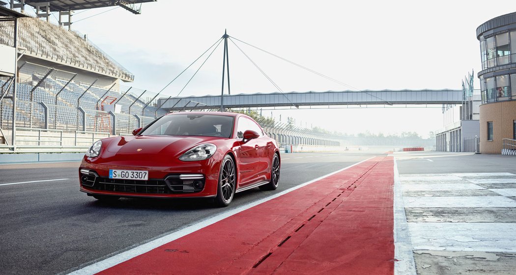 Porsche Panamera GTS