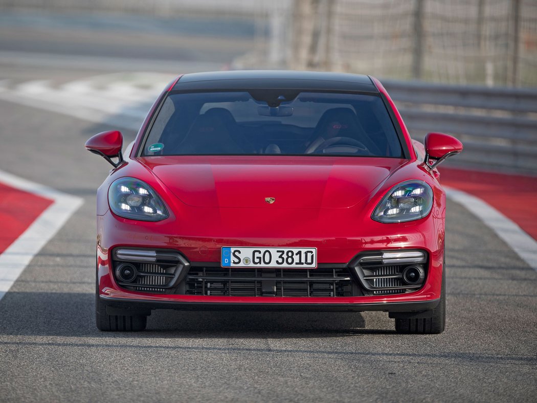 Porsche Panamera GTS Sport Turismo