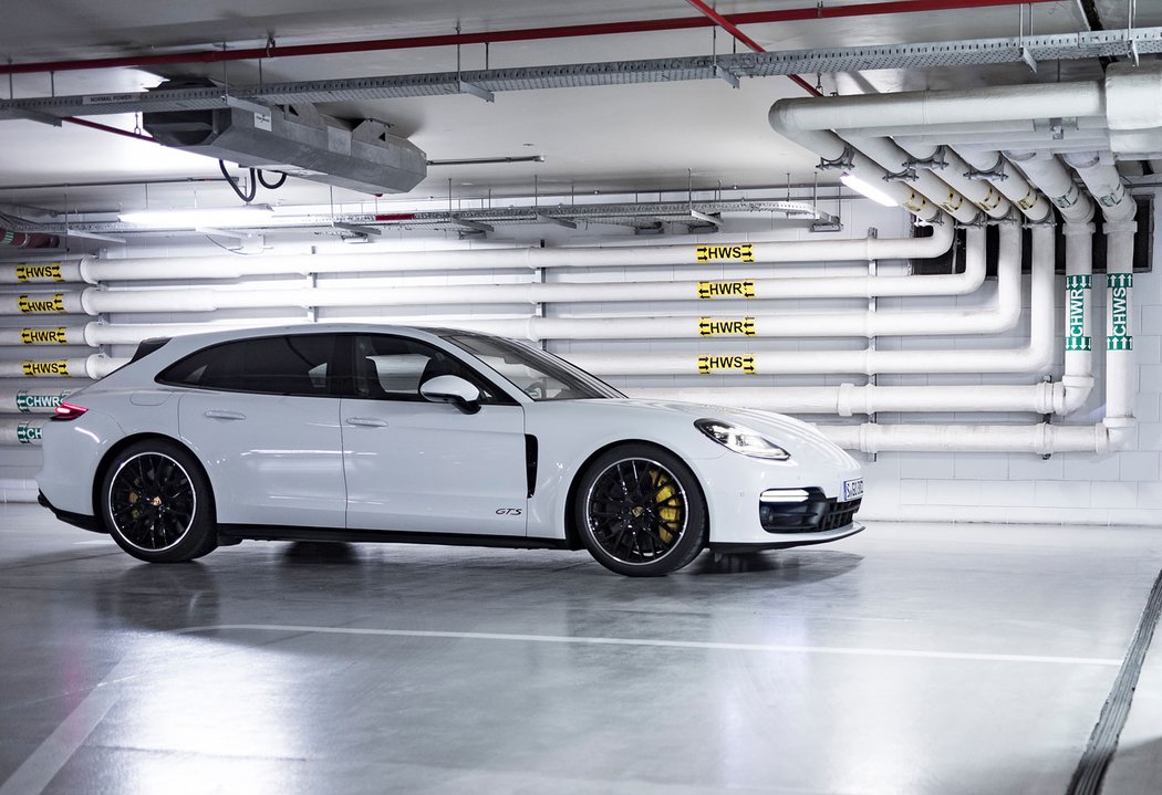 Porsche Panamera GTS Sport Turismo