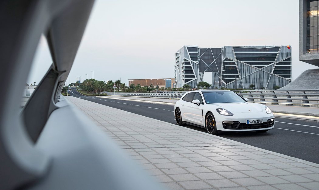 Porsche Panamera GTS Sport Turismo