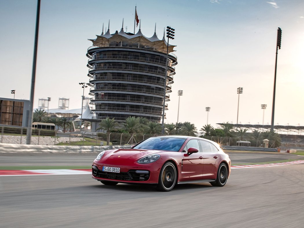 Porsche Panamera GTS Sport Turismo