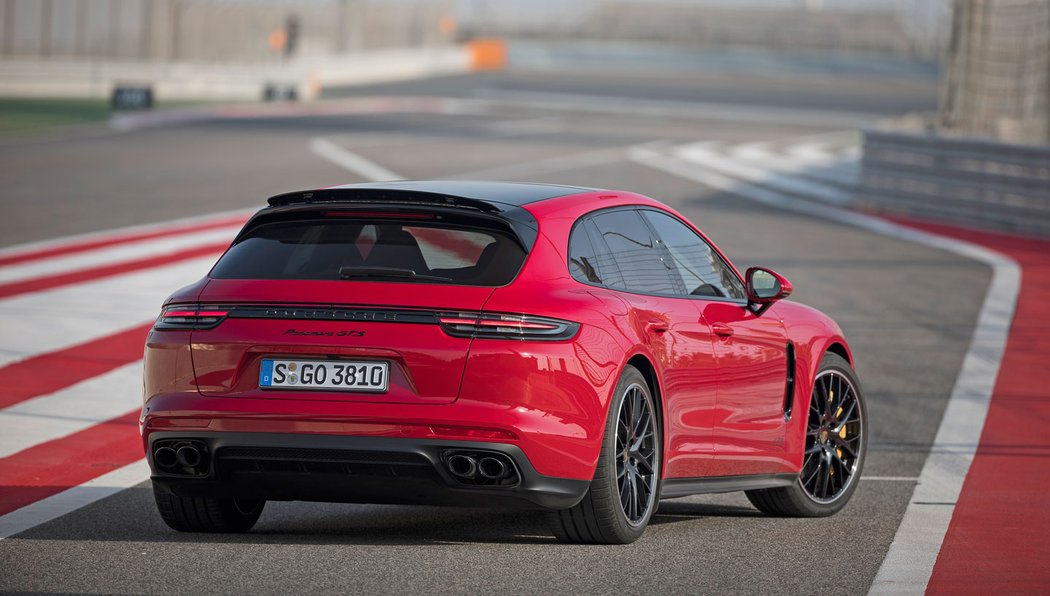 Porsche Panamera GTS Sport Turismo