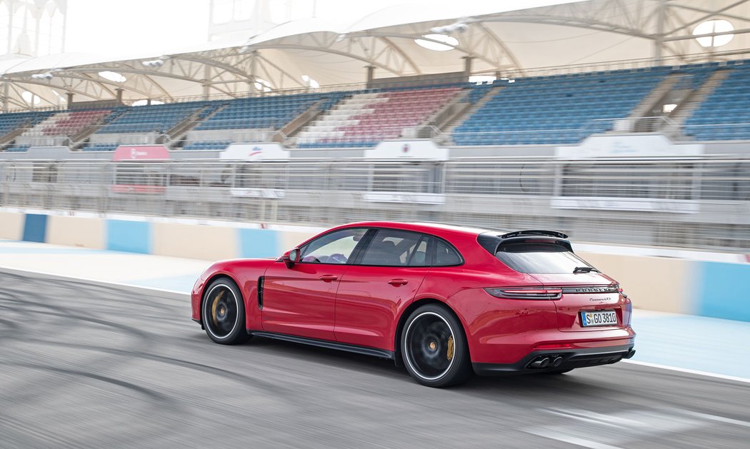 Porsche Panamera GTS Sport Turismo