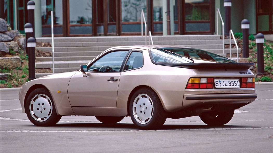 Porsche 944 S