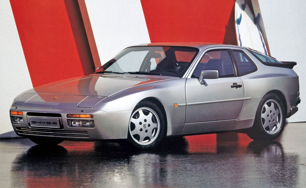 Porsche 944 S2