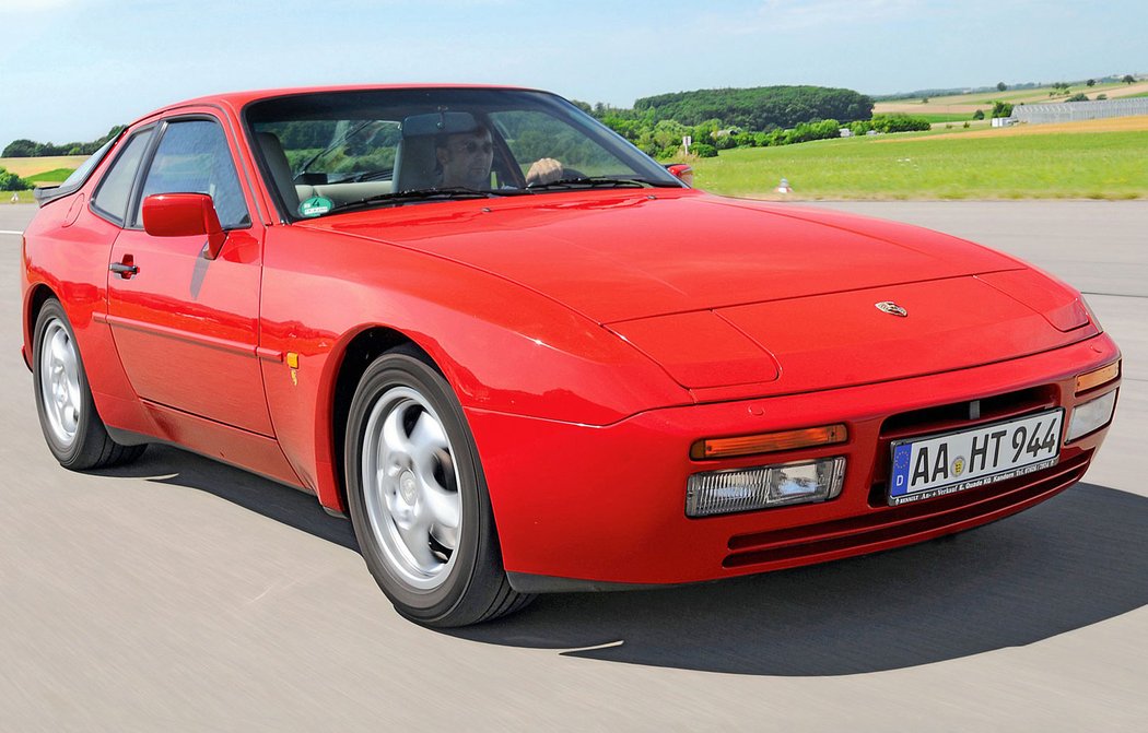 Porsche 944 S2