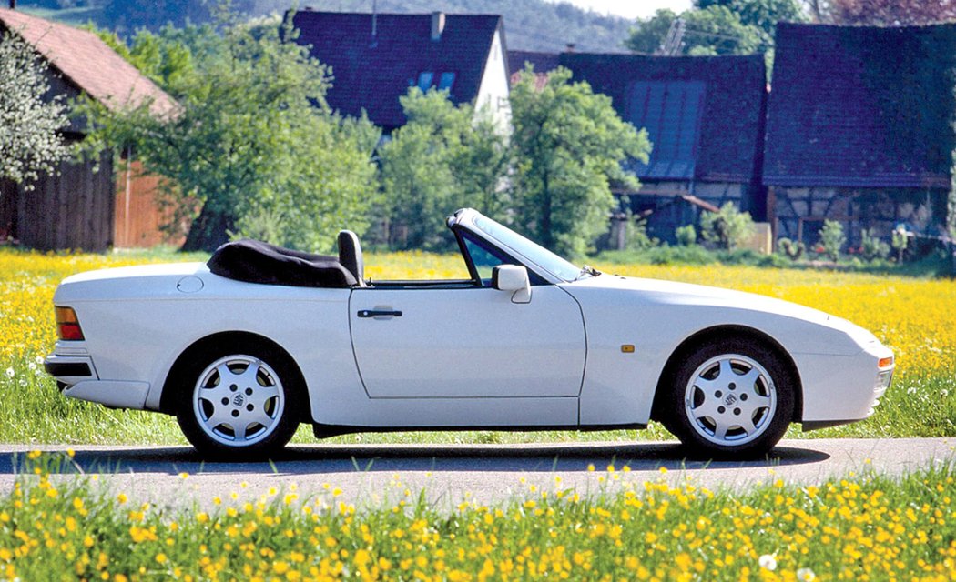 Porsche 944 S2