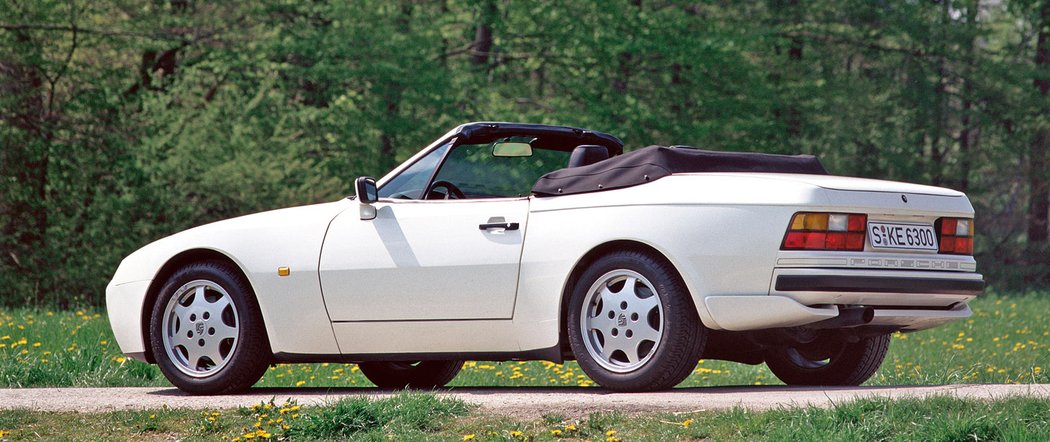 Porsche 944 S2