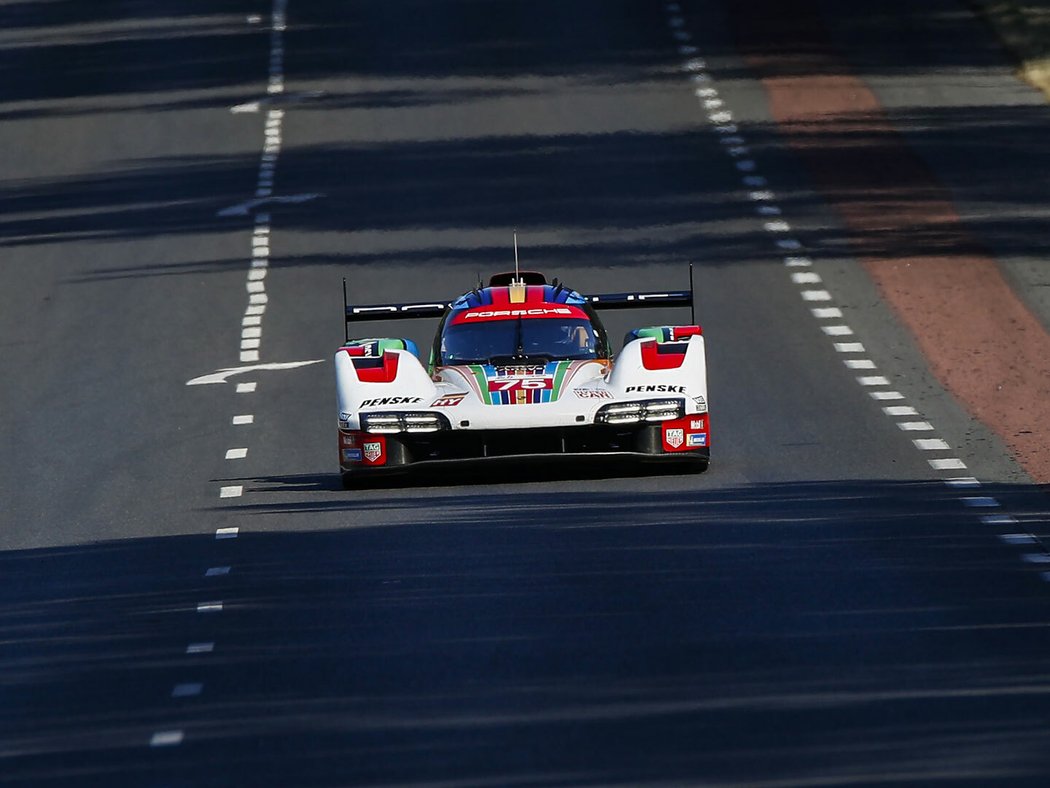 Porsche v Le Mans 2023 (pre-test)