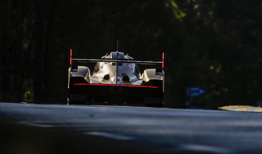 Porsche v Le Mans 2023 (pre-test)