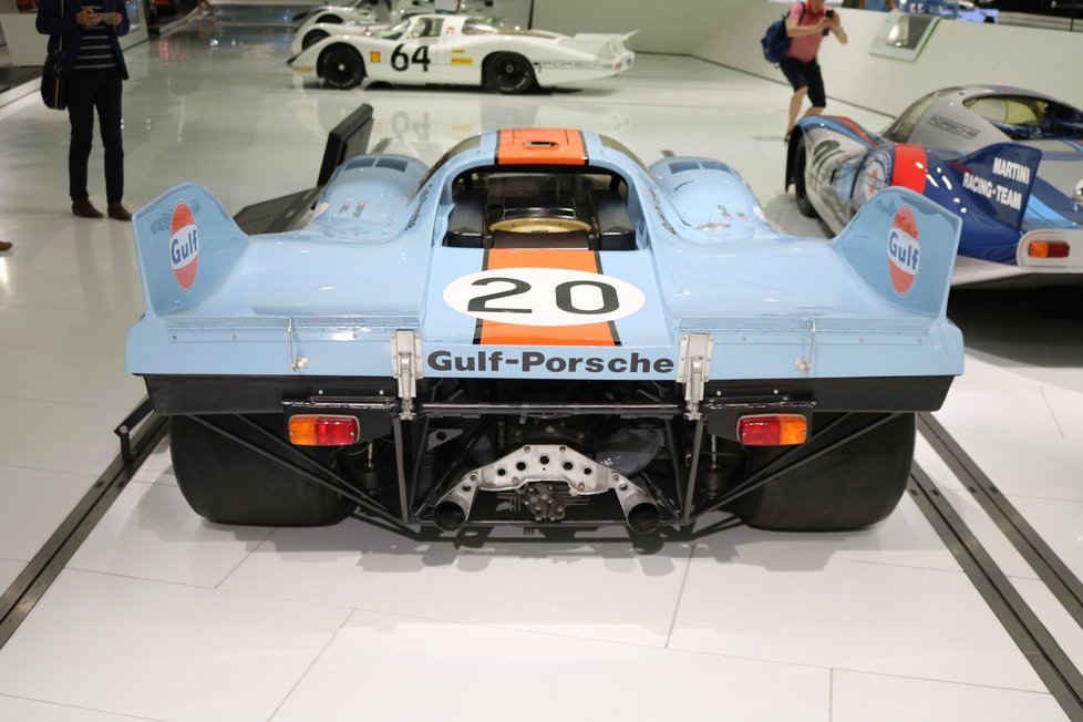 Porsche 917 KH Coupé pro 24 hodin Le Mans z roku 1971 dosahovalo při výkonu 600 koní maximální rychlosti 360 km/h