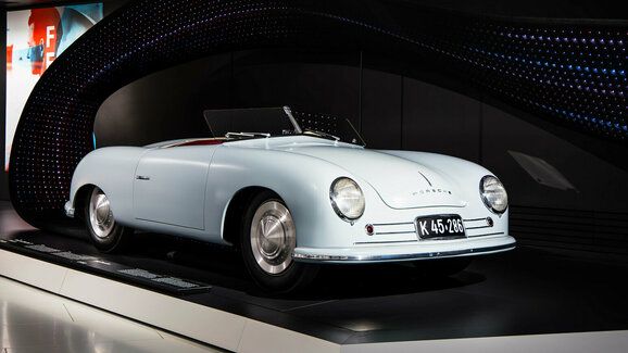Porsche Museum: Velká fotogalerie legend z továrního muzea ve Stuttgartu