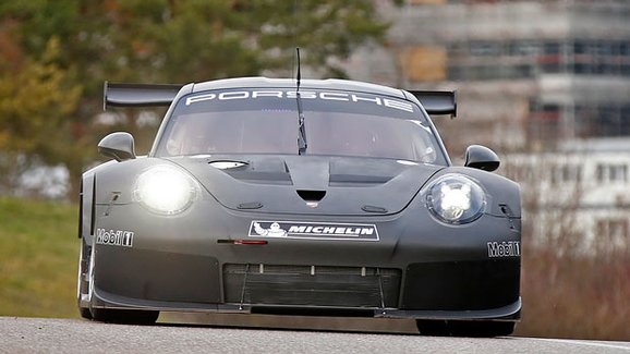 Porsche začíná odhalovat nástupce 911 RSR