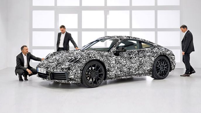 Porsche 911 potvrzeno jako plug-in hybrid a může mít výkon kolem 700 koní Porsche 911 potvrzeno jako plug-in hybrid a může mít výkon kolem 700 koní