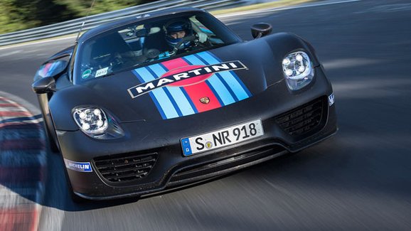 Porsche 918 Spyder pokořilo sedm minut na Nürburgringu (video)