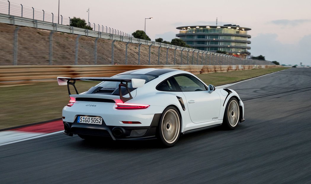 Porsche 911 GT2 RS