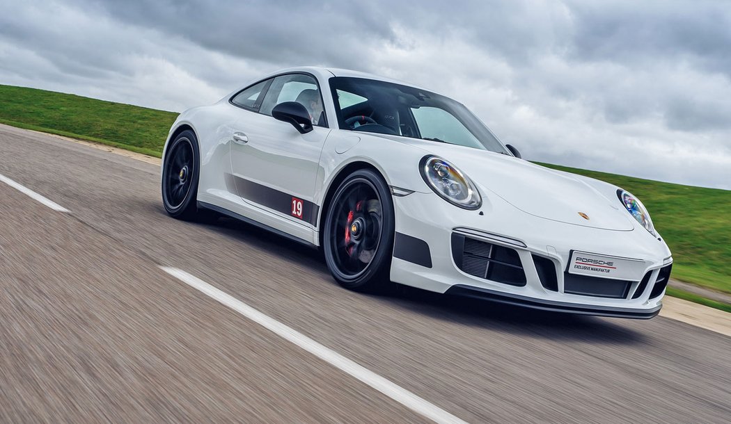 Porsche 911 Carrera 4 GTS British Legends Edition