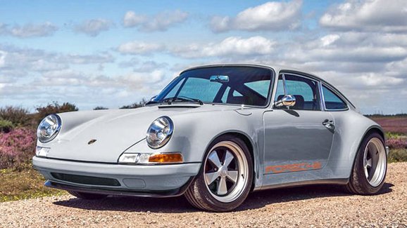 Theon Design je britská alternativa Porsche 911 od Singer Vehicle Design