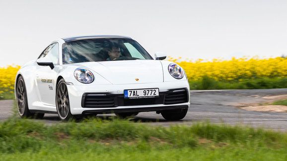 Nová emisní norma udělá z aut pojízdnou chemičku s většími motory, zní z Porsche