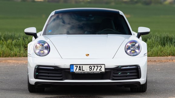 Hybridní 911 je na cestě, potvrdil šéf Porsche