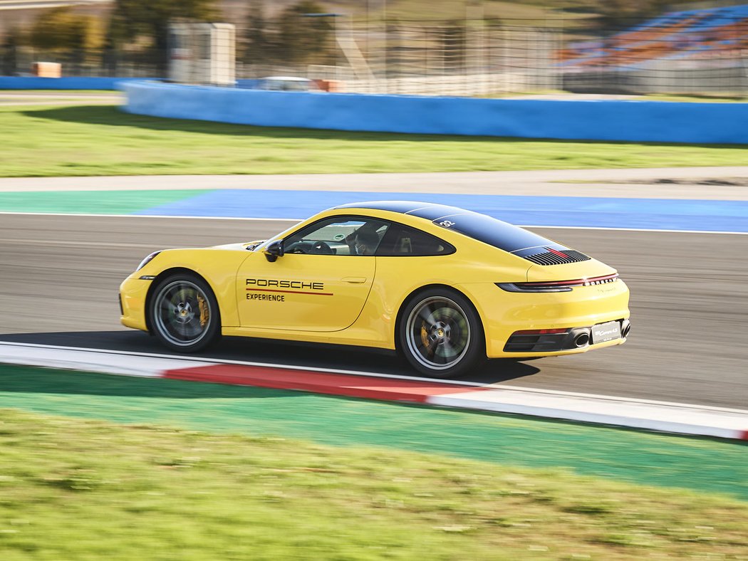 Modelová řada Porsche na okruhu F1 v Istanbulu