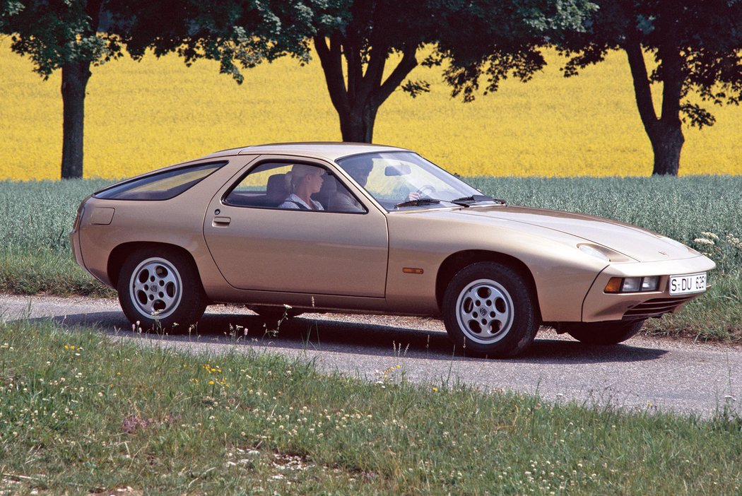 Porsche 928