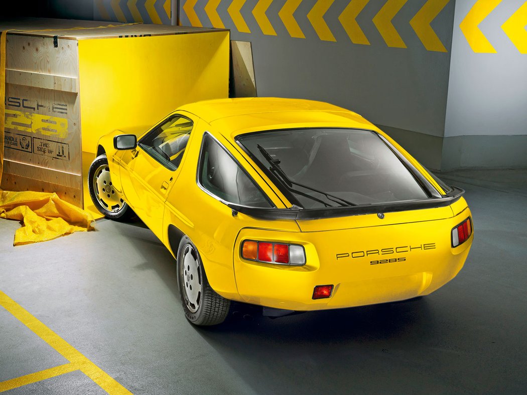 Porsche 928