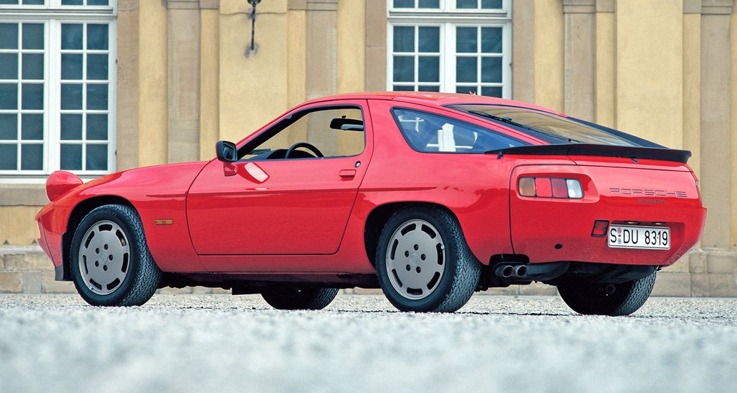 Porsche 928