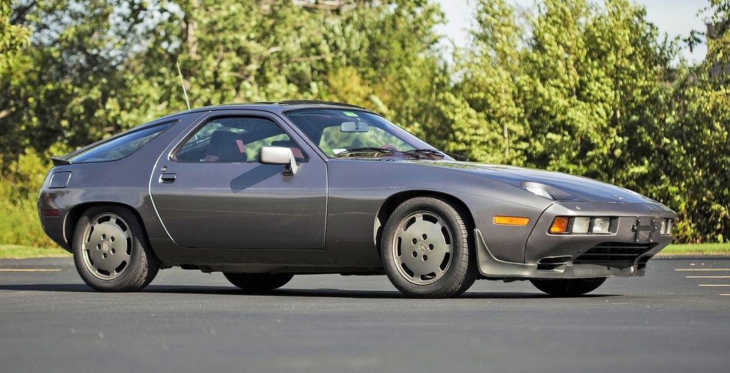 Porsche 928