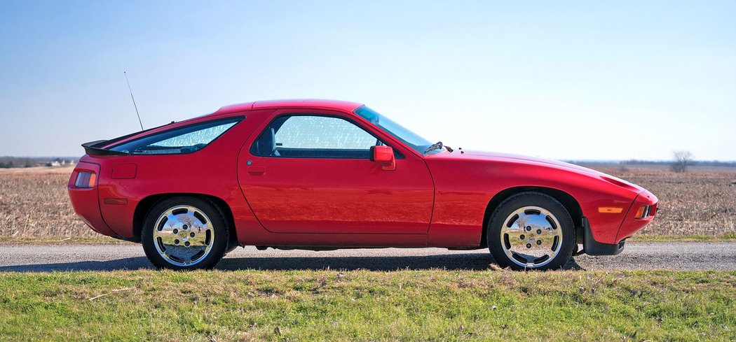 Porsche 928