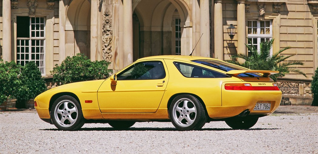 Porsche 928