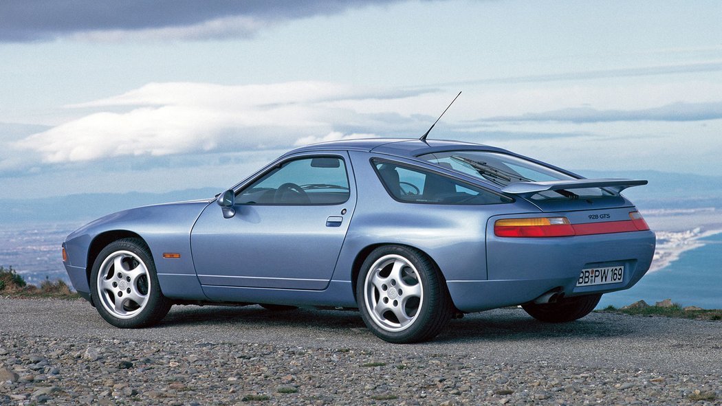 Porsche 928