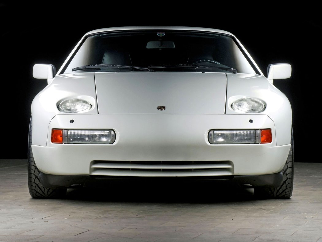 Porsche 928