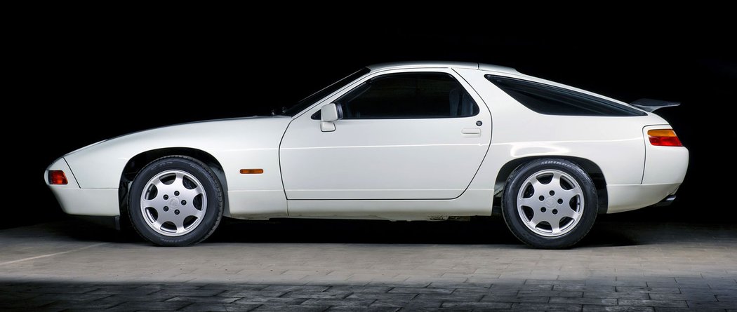 Porsche 928